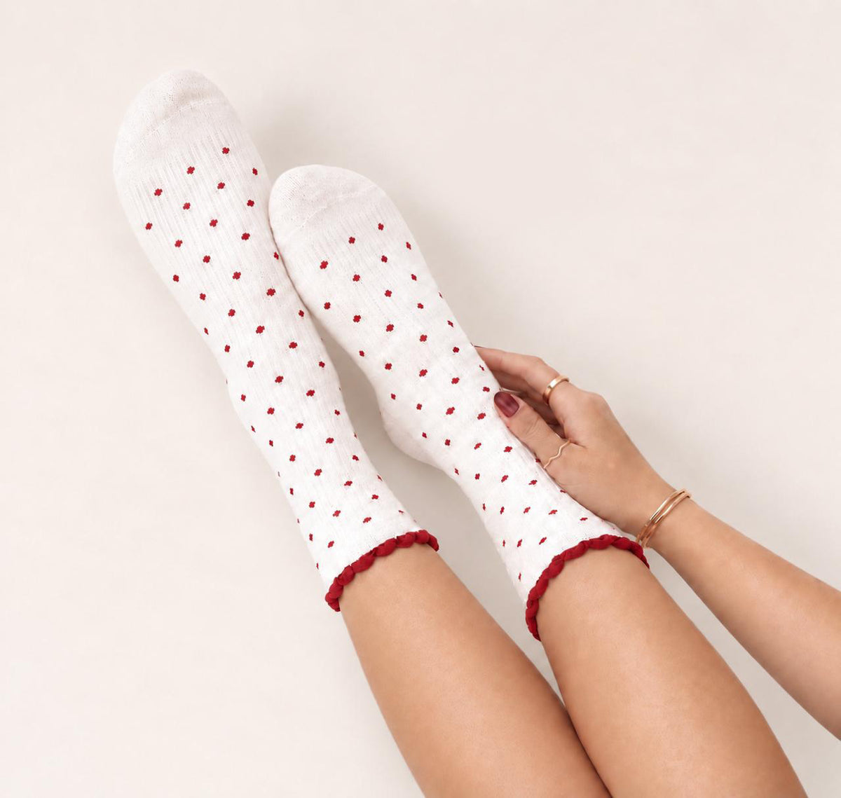 Dotted Ruffle Grip Socks